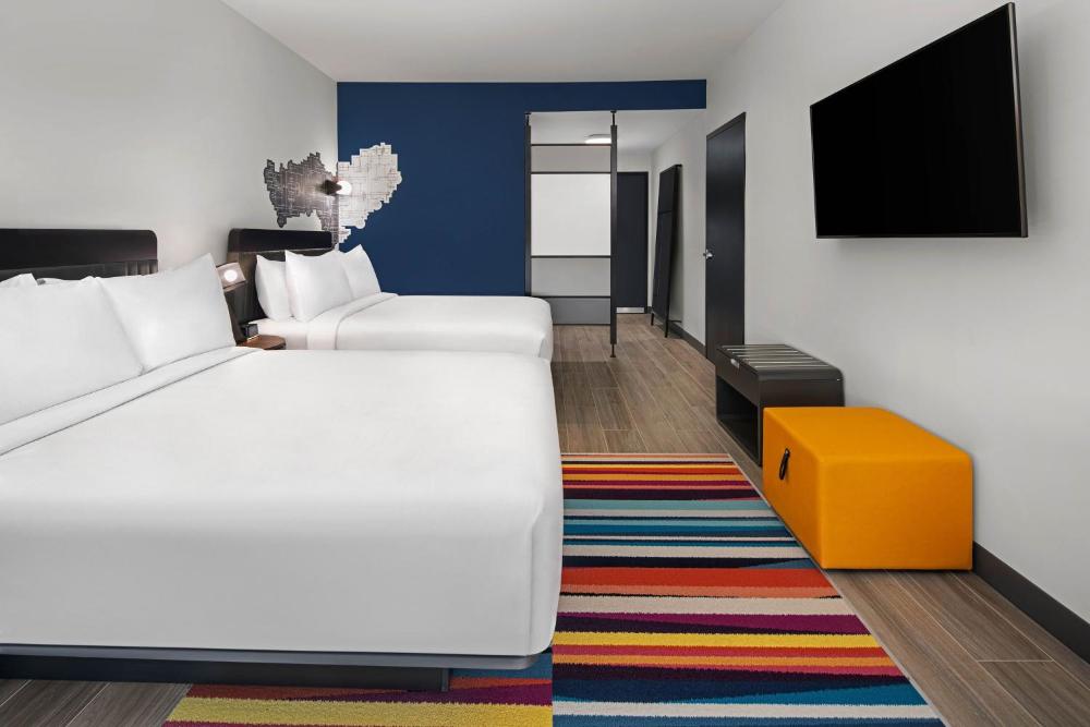 Guest room, 2 Queen interior
